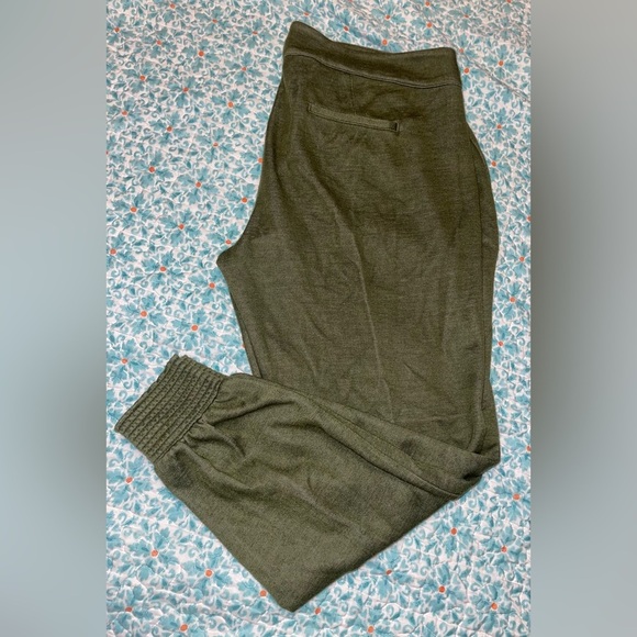 Green G by Giuliana Lounge Set - Picture 9 of 16